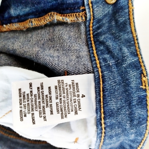 Aeropostale Midi Distressed Light Wash Shorts Size 4 - Picture 6 of 6